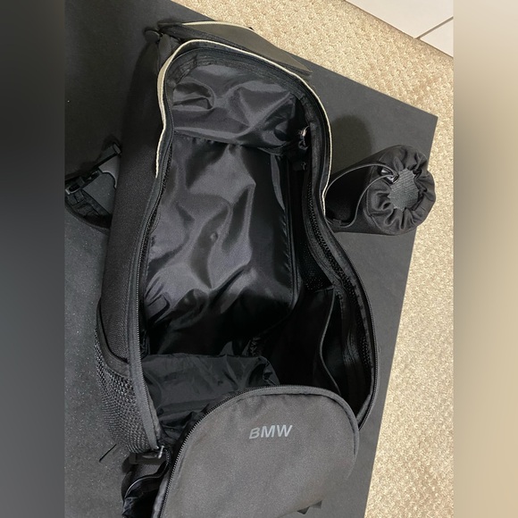 BMW Rear Storage Console Backpack - Picture 6 of 8